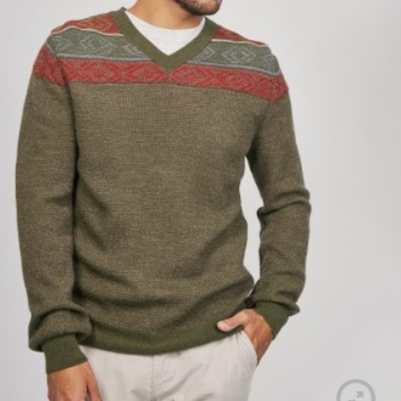 BABY ALPACA CROWD HIGH VEE PULLOVER